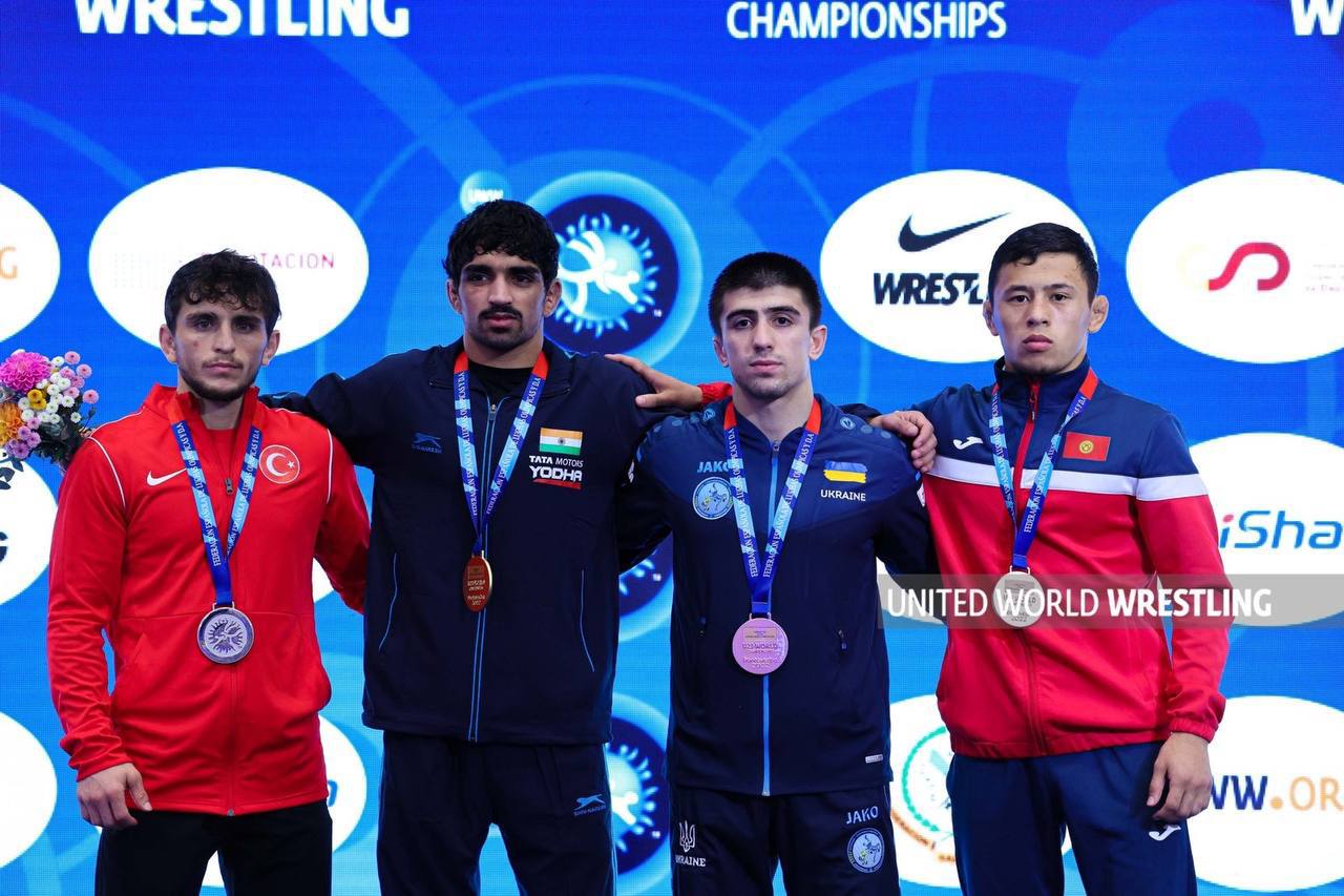 У фармкомпанії "Здоров'я" розповіли як під час війни підтримують спортсменів